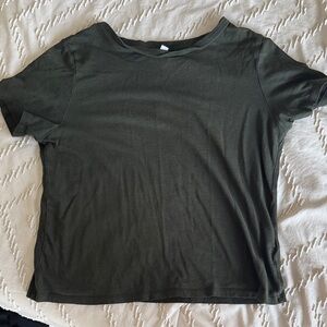 Divided Women's Short-Sleeve Tee in Dark Green